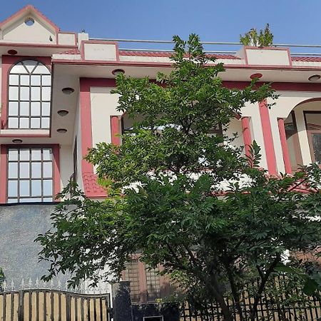Balaji Guest House - Home Stay グレーター・ノイダ エクステリア 写真