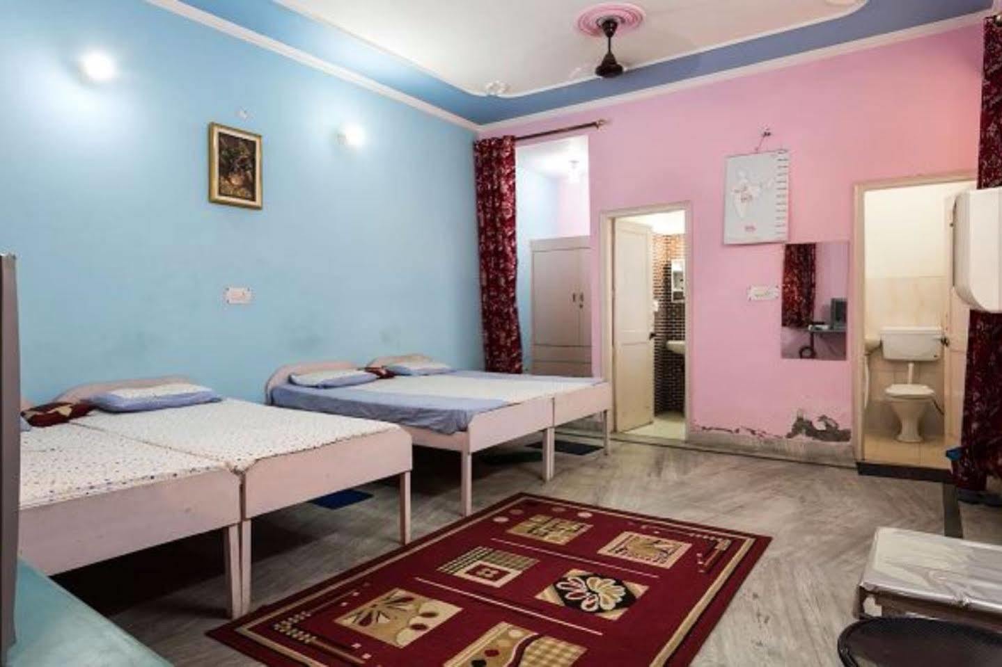 Balaji Guest House - Home Stay グレーター・ノイダ エクステリア 写真