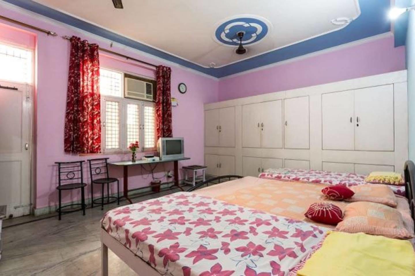 Balaji Guest House - Home Stay グレーター・ノイダ エクステリア 写真